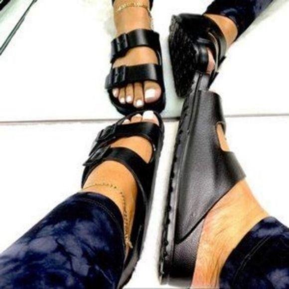 !! NEW !! Lightweight Double Buckle Sandals in Black - Picture 5 of 7